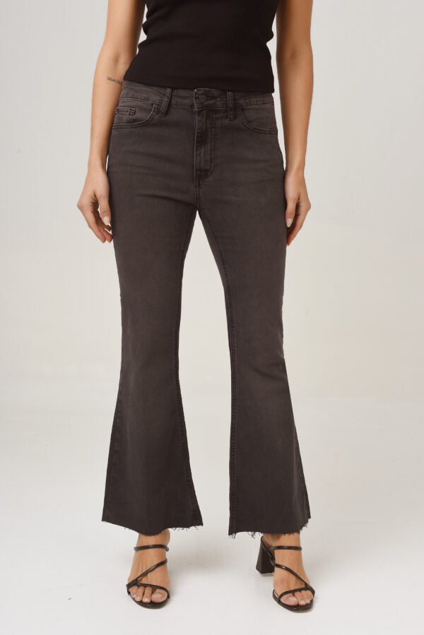 Crop Black